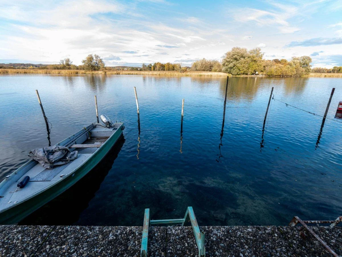 Seerhein bei Gottlieben mit Boot am Ufer